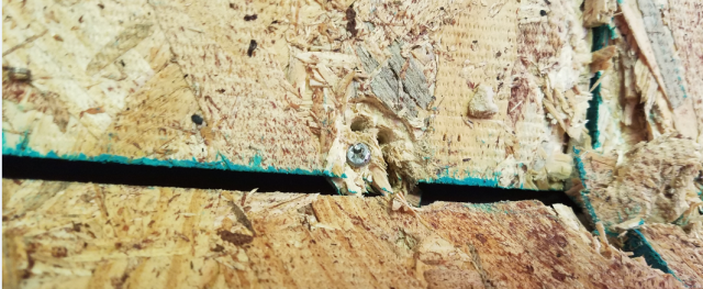 holeAroundNail