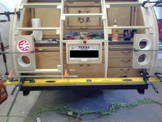 Inset tail light boxes