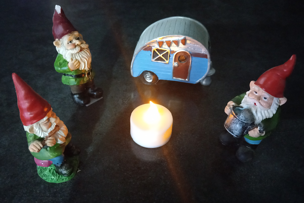 Gnomes camping