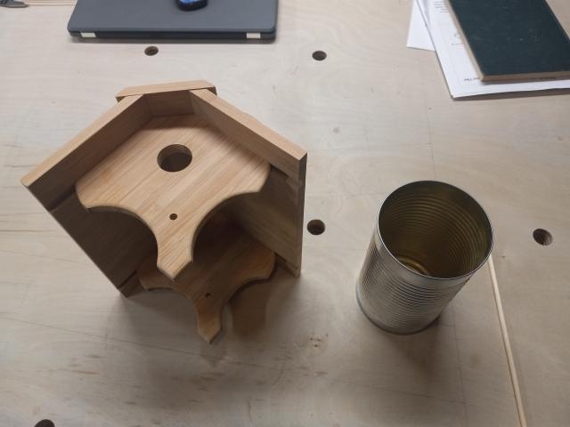 bird house / clean out