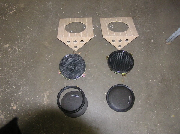 Speaker box