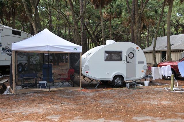 Caravan shelter with Walmart screen sides