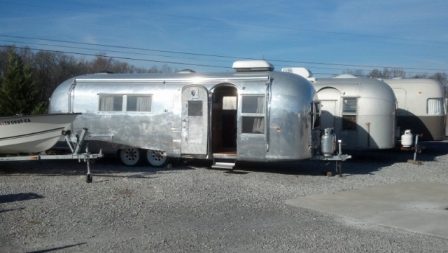 1959 Airstream really nice (800x451)