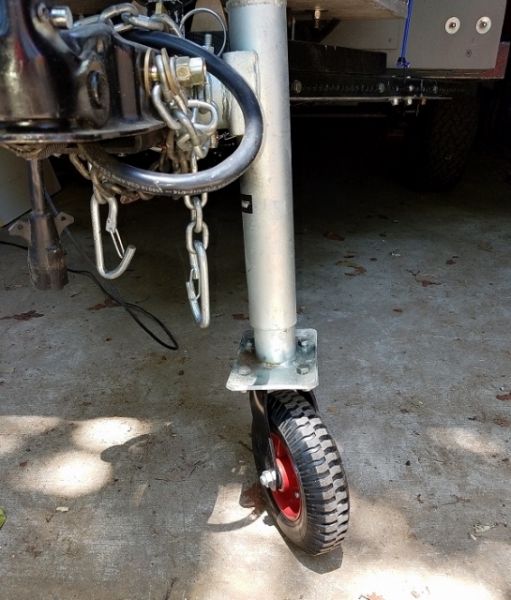 flat-proof swivel jockey wheel, to move trailer easier