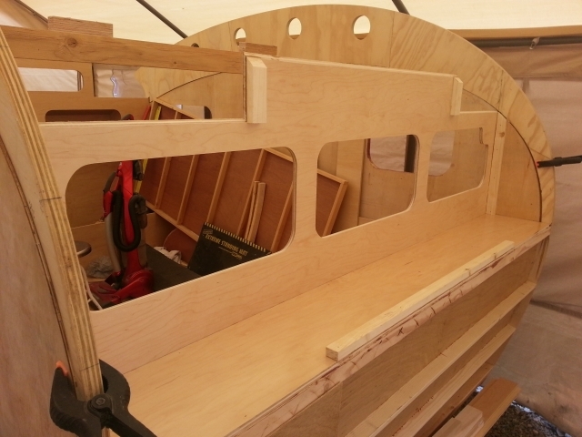 hoplite front cubby outside