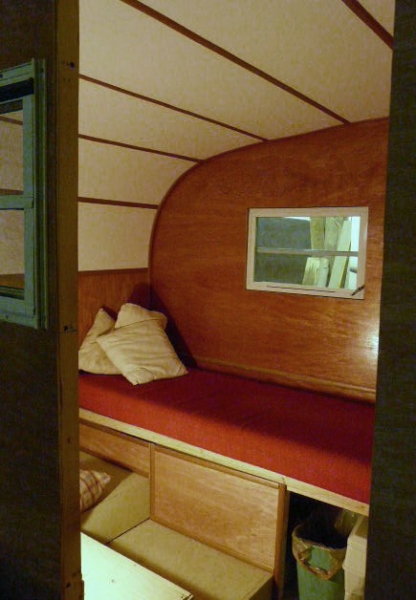 ceiling, plus