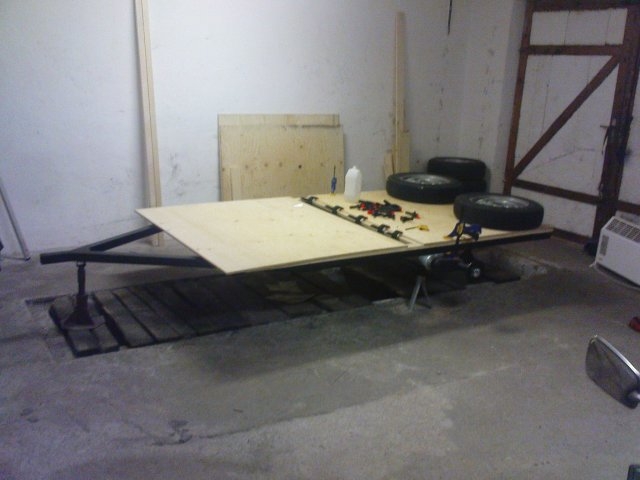 floor plywood to framing mounting with stainless screw and glue