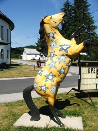 Round Barn Horse, Biglerville PA