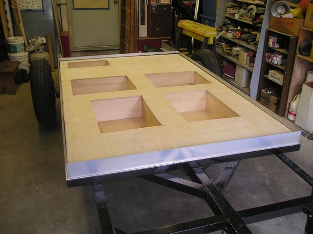 Floor structure in the frame