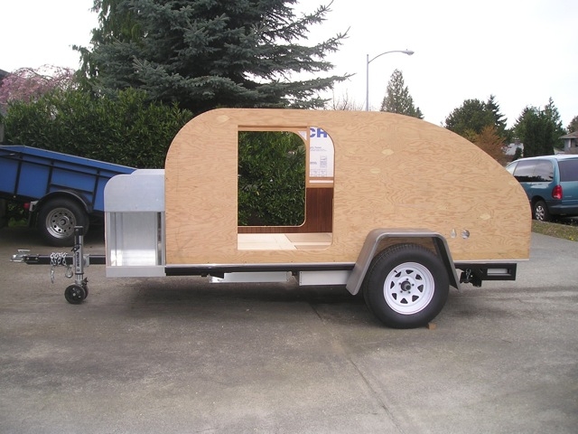 Left profile w/storage box - April 2009