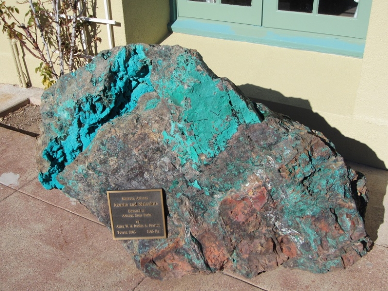 3,100 Lb. Malachite